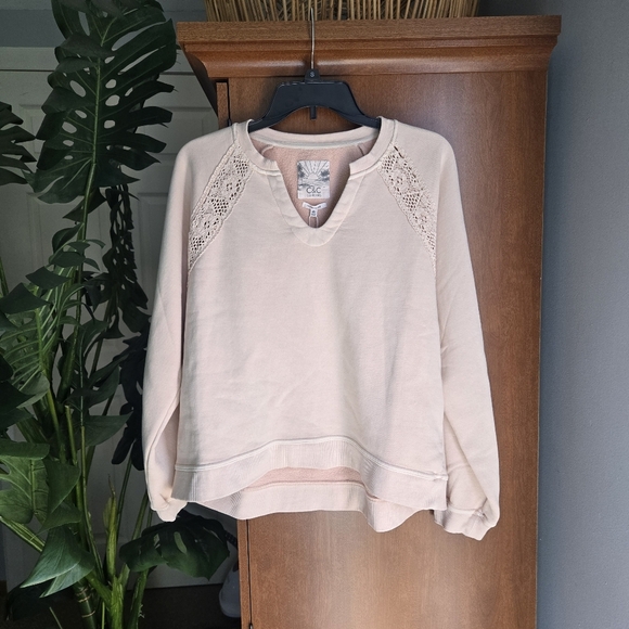NWT C&C California Pink Crew Neck Sweater with Ribbed Hem - Picture 1 of 6